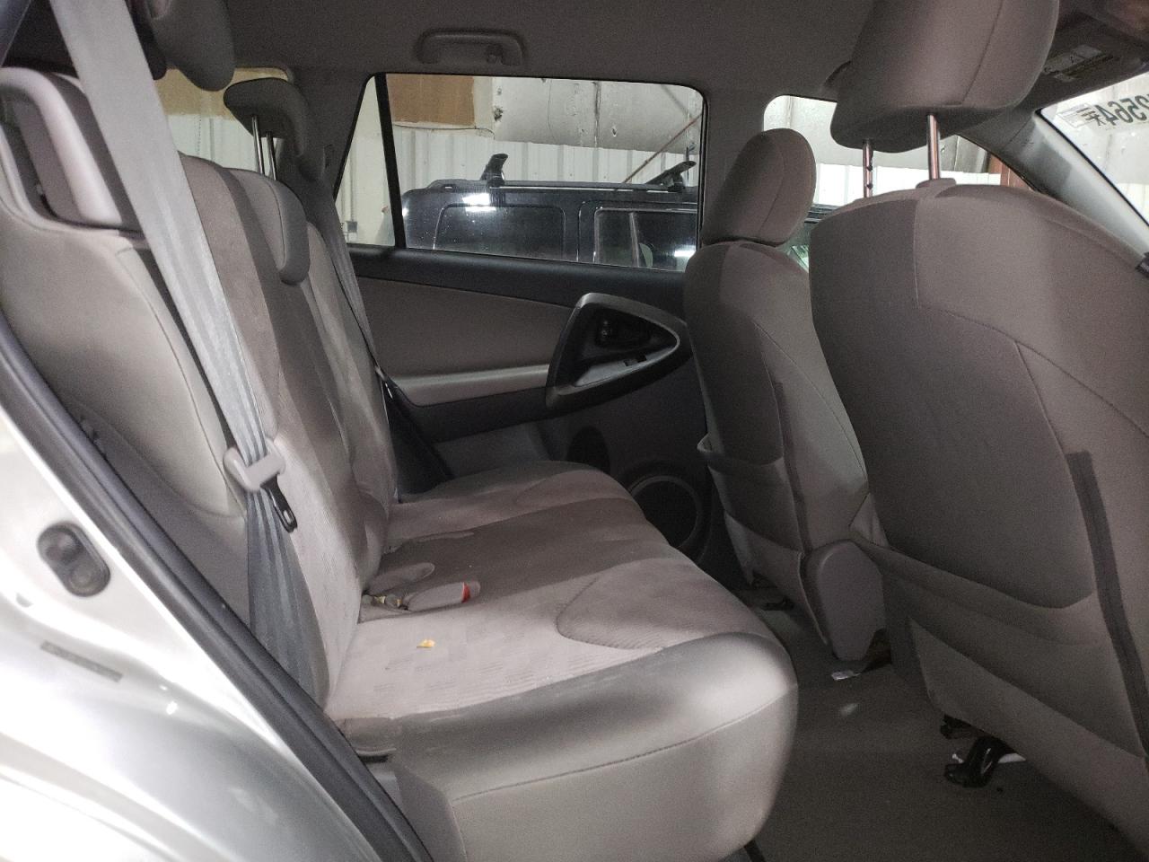 2011 Toyota RAV 4 - Image 11