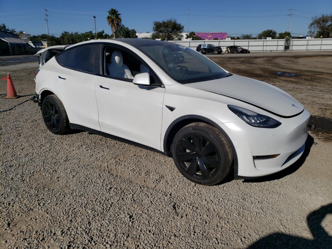 VIN 5YJYGDEEXMF246846 2021 TESLA MODEL Y no.4