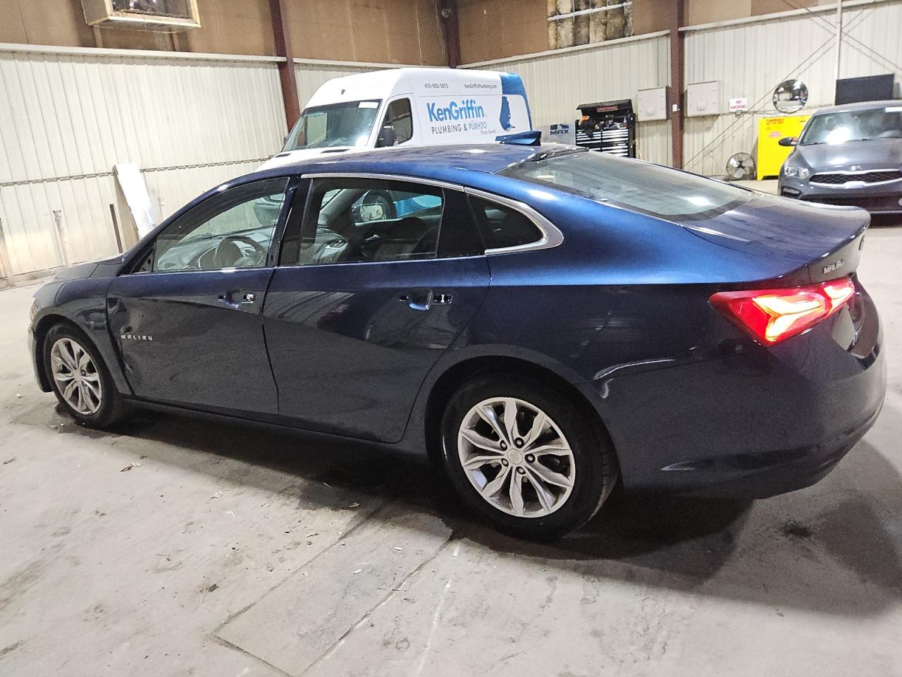 2022 Chevrolet Malibu - Image 2