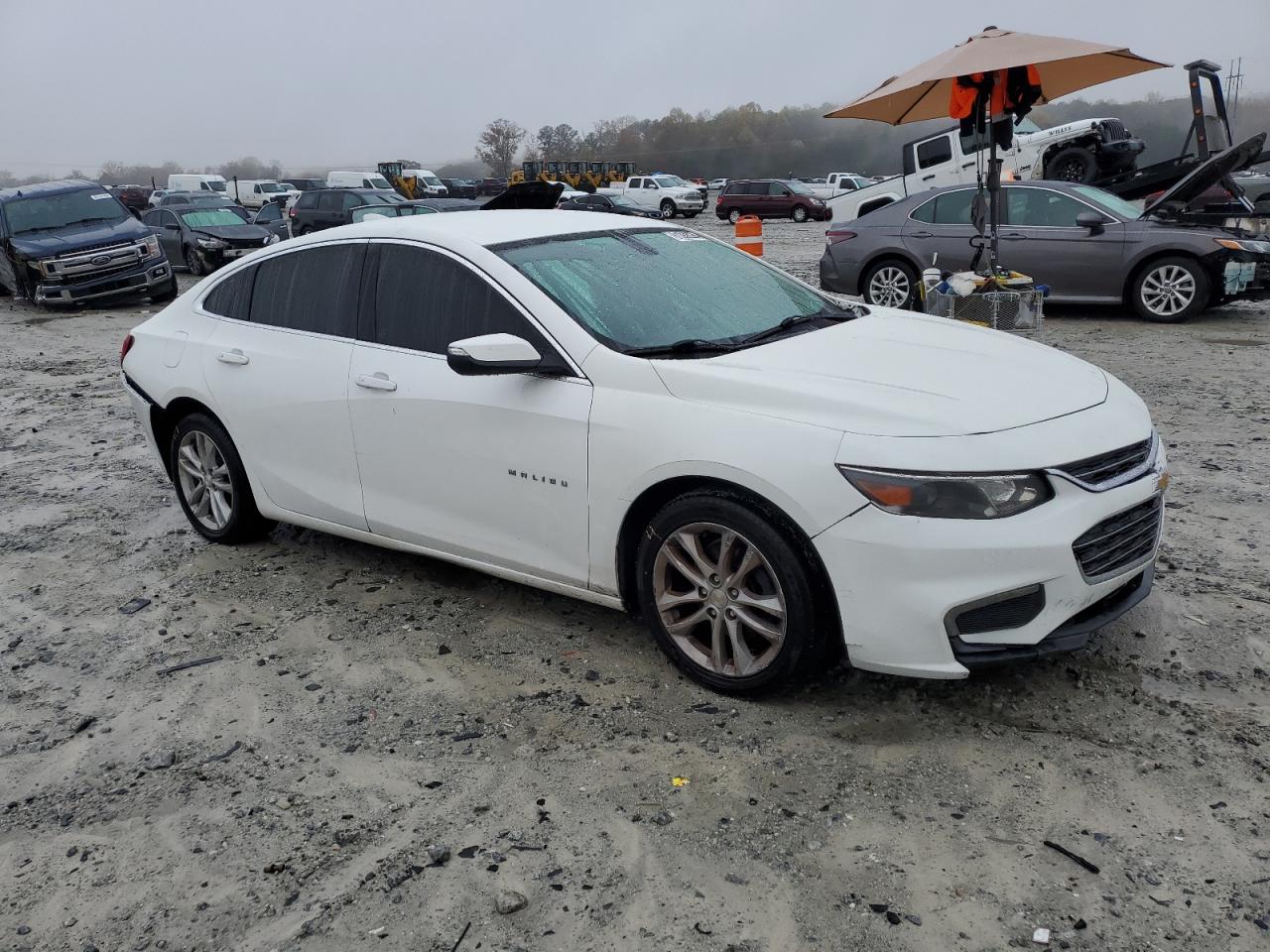 2017 Chevrolet Malibu - Image 4
