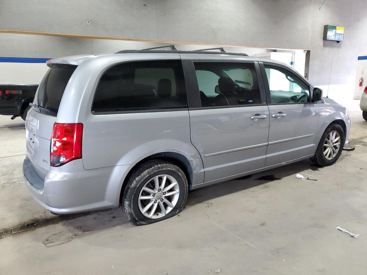 2013 Dodge Caravan - Image 3