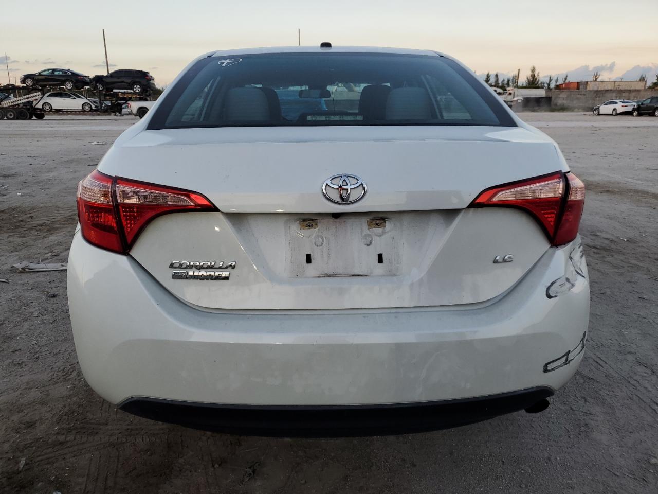 2018 Toyota Corolla L VIN: 5YFBURHE7JP834646 Lot: 80367954