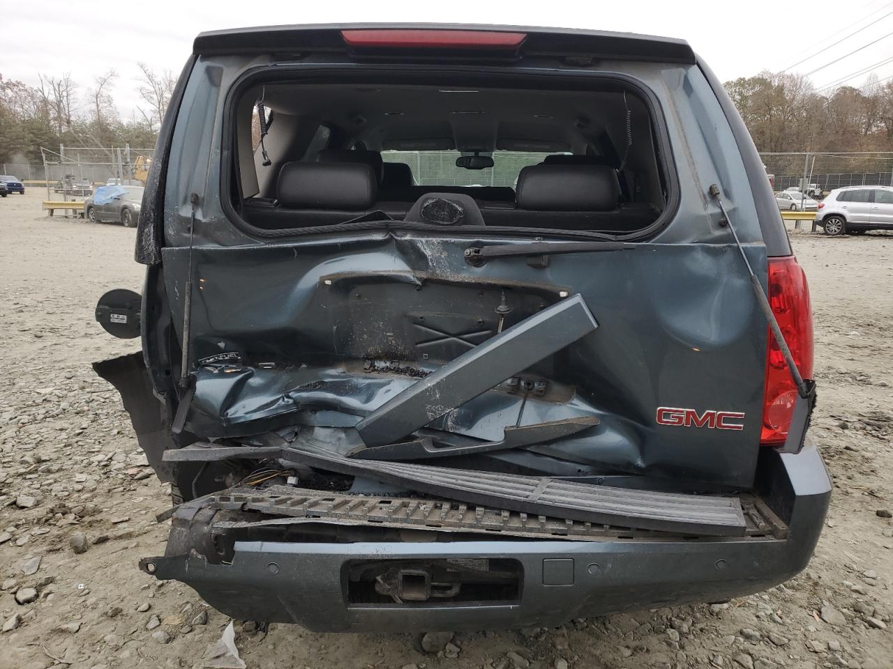 2009 GMC Yukon - Image 6