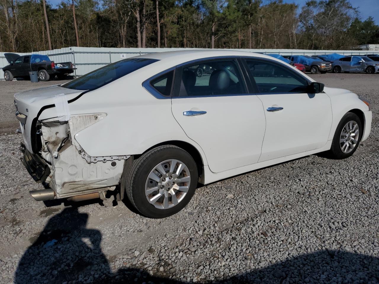 2015 Nissan Altima - Image 3