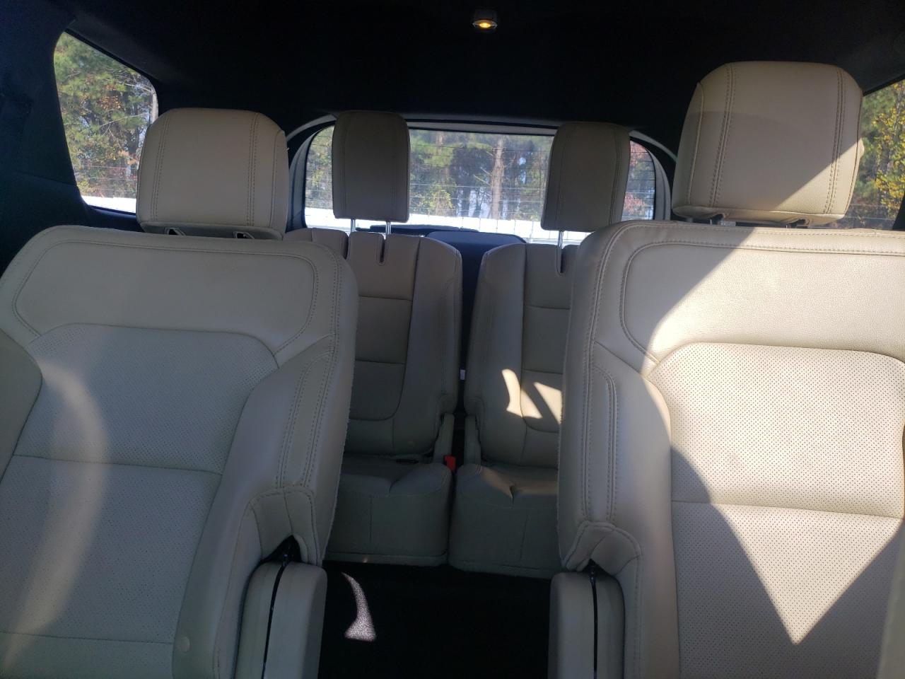 2016 Ford Explorer - Image 10