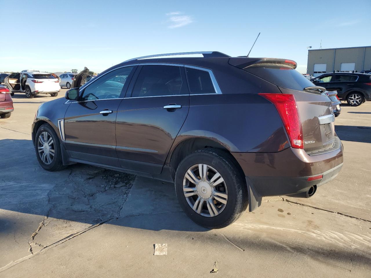 VIN 3GYFNEE34GS551153 2016 CADILLAC SRX no.2