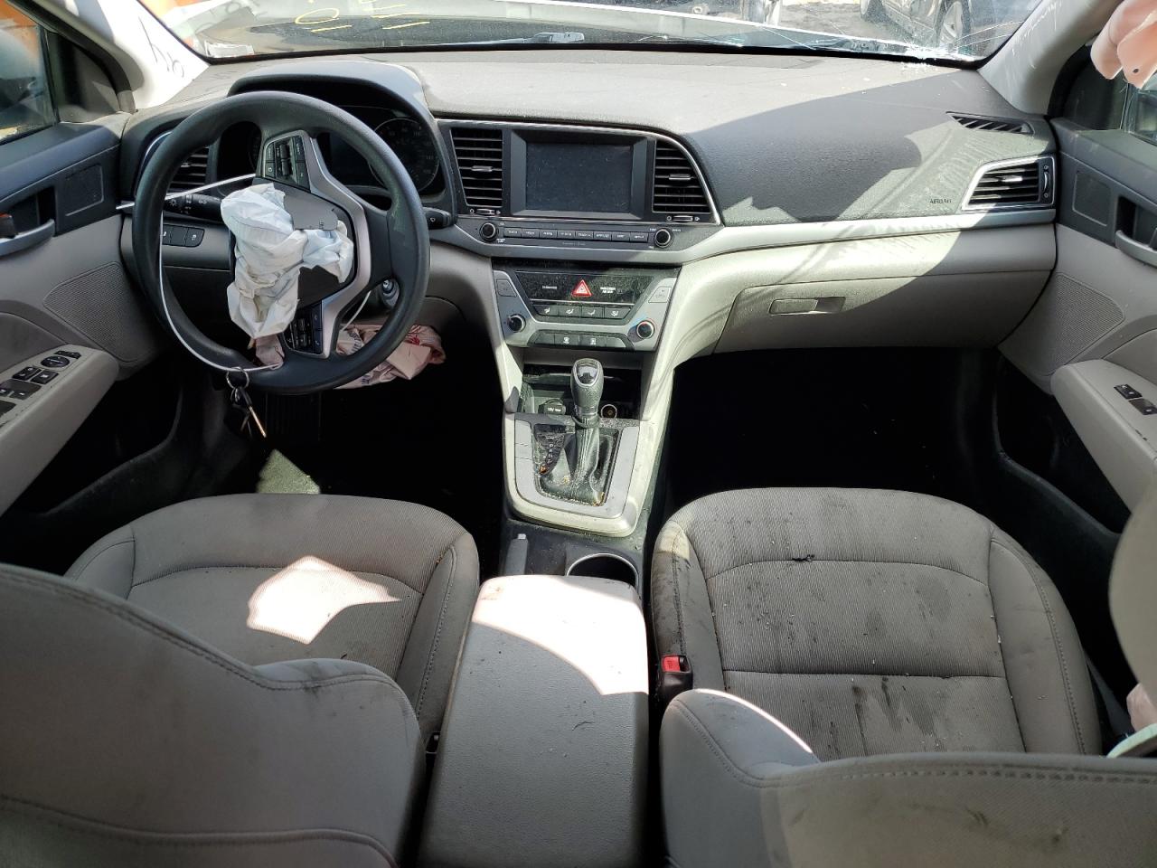 2018 Hyundai Elantra - Image 8