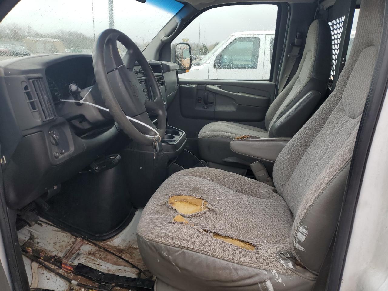 2007 Chevrolet Express - Image 7