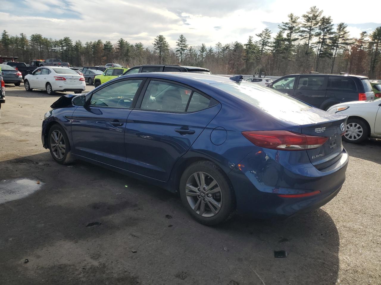 2018 Hyundai Elantra - Image 2
