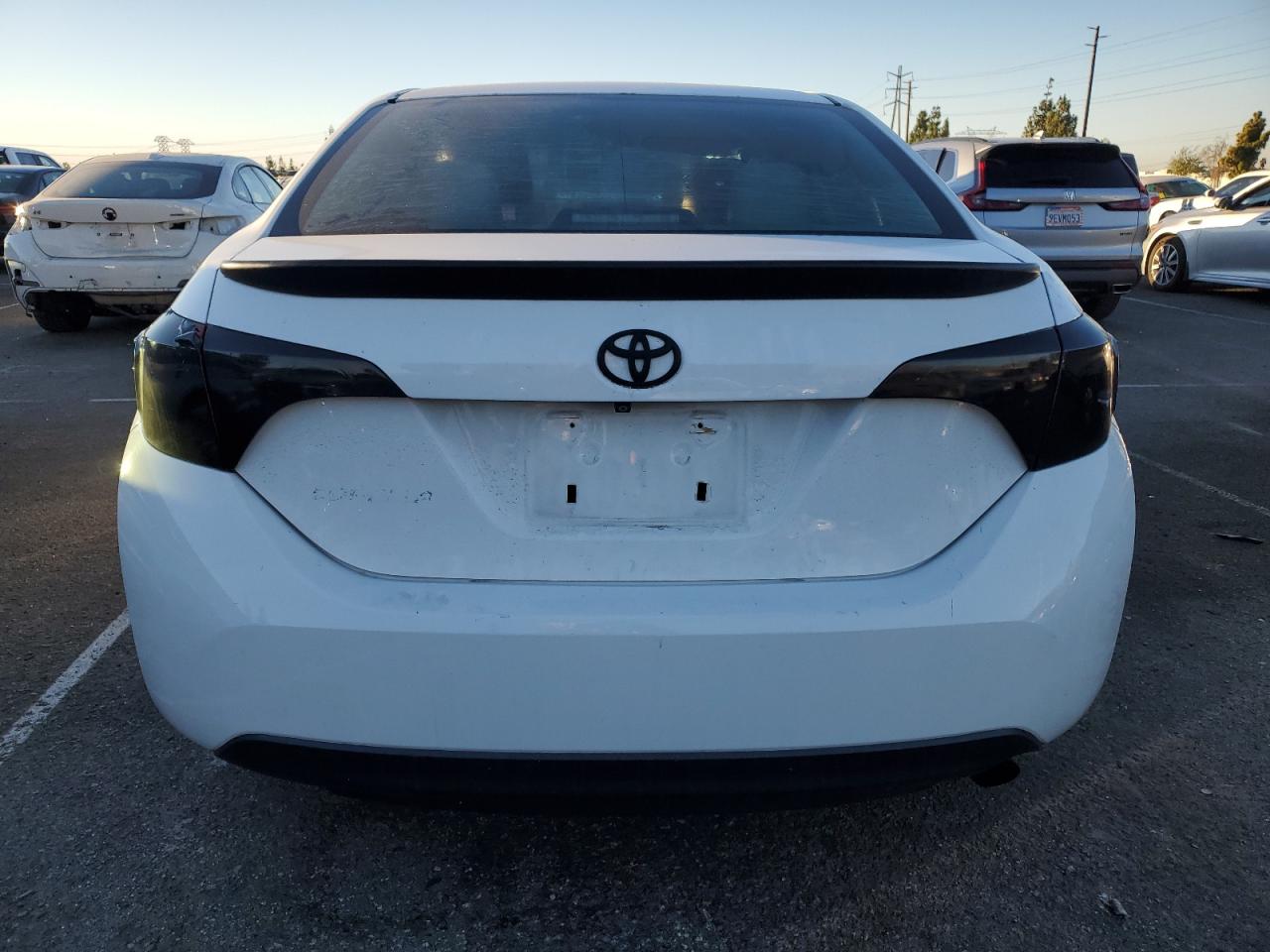 2015 Toyota Corolla L VIN: 5YFBURHE7FP232899 Lot: 79773214