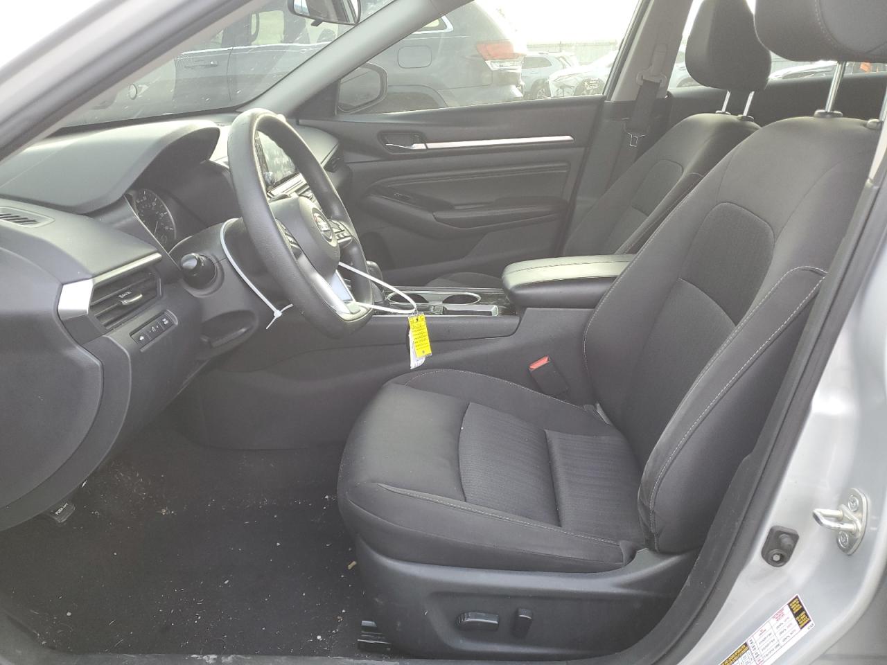 2021 Nissan Altima - Image 7