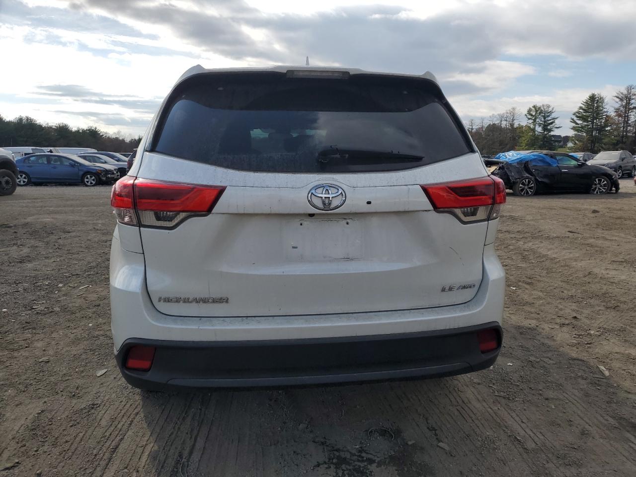 2019 Toyota Highlander - Image 6