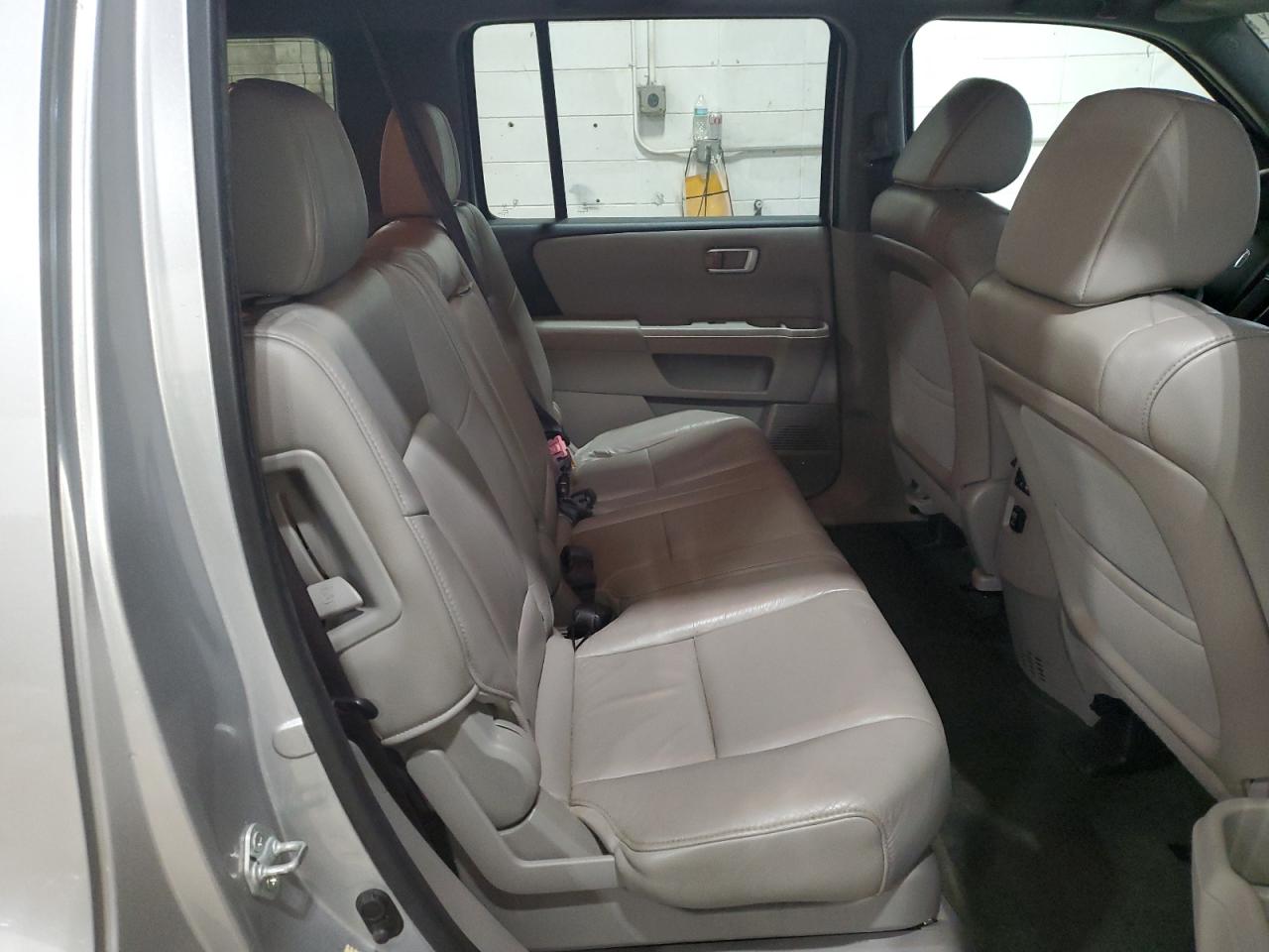 2015 Honda Pilot - Image 11