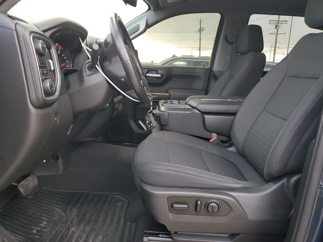 2020 Chevrolet Silverado - Image 7