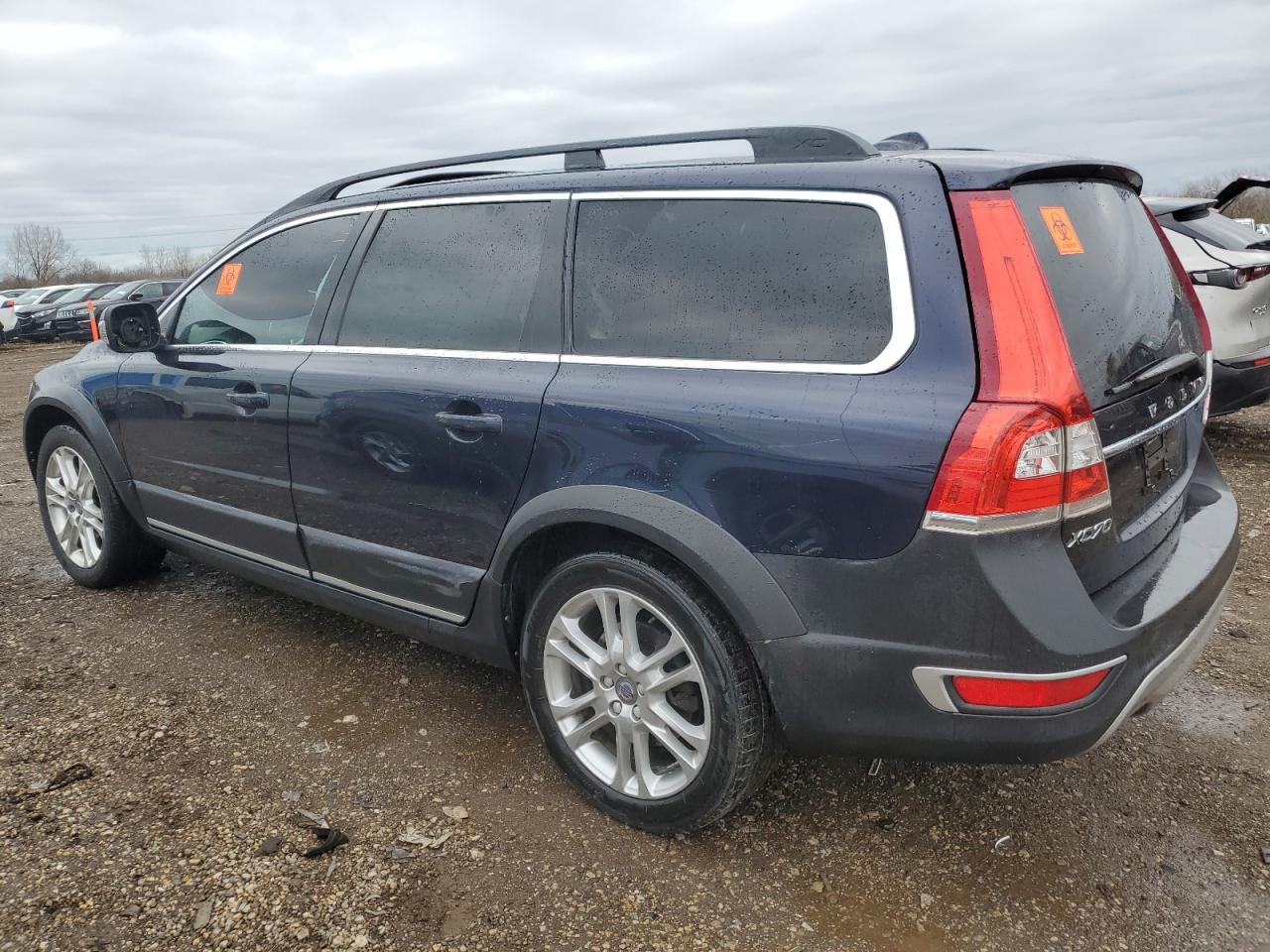 2016 Volvo XC70 - Image 2