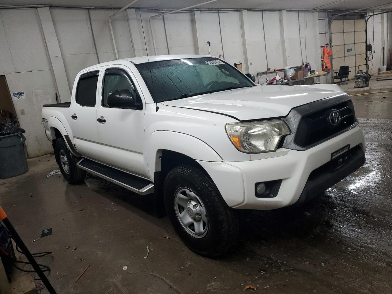 2014 Toyota Tacoma - Image 4