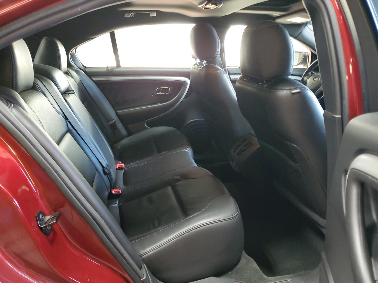 2016 Ford Taurus - Image 10