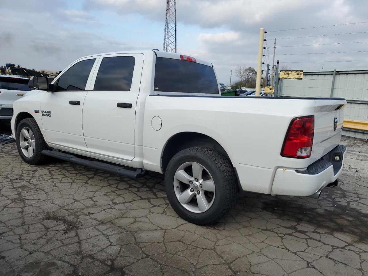 2016 RAM 1500 - Image 2