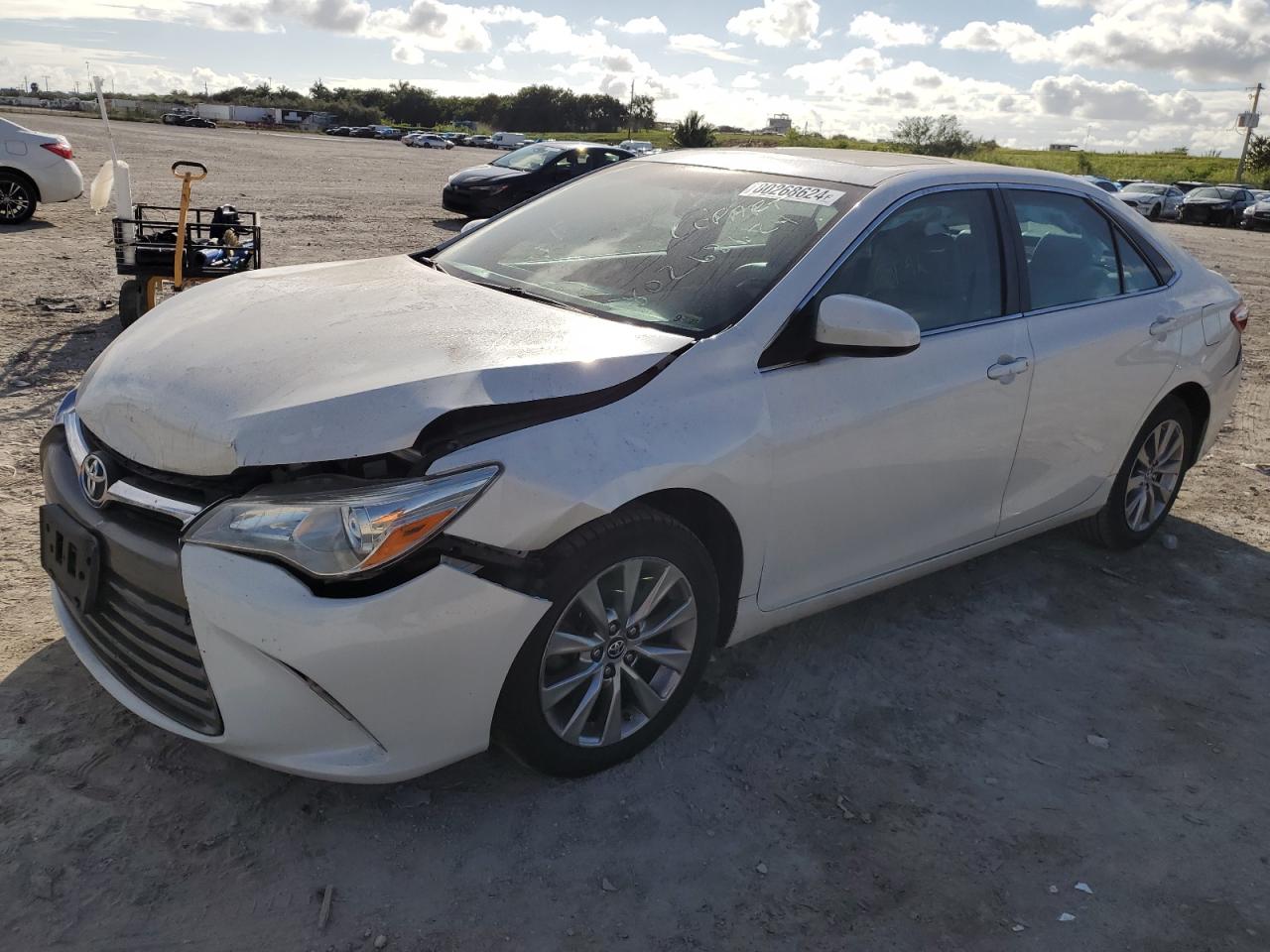 VIN 4T1BF1FK9FU915111 2015 TOYOTA CAMRY no.1