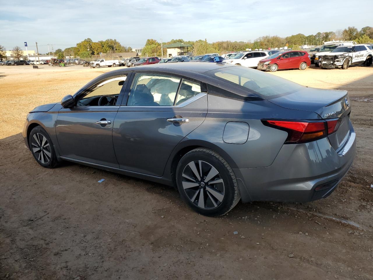 2021 Nissan Altima - Image 2