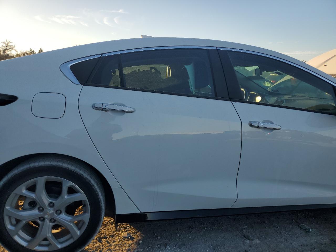2018 Chevrolet Volt - Image 10