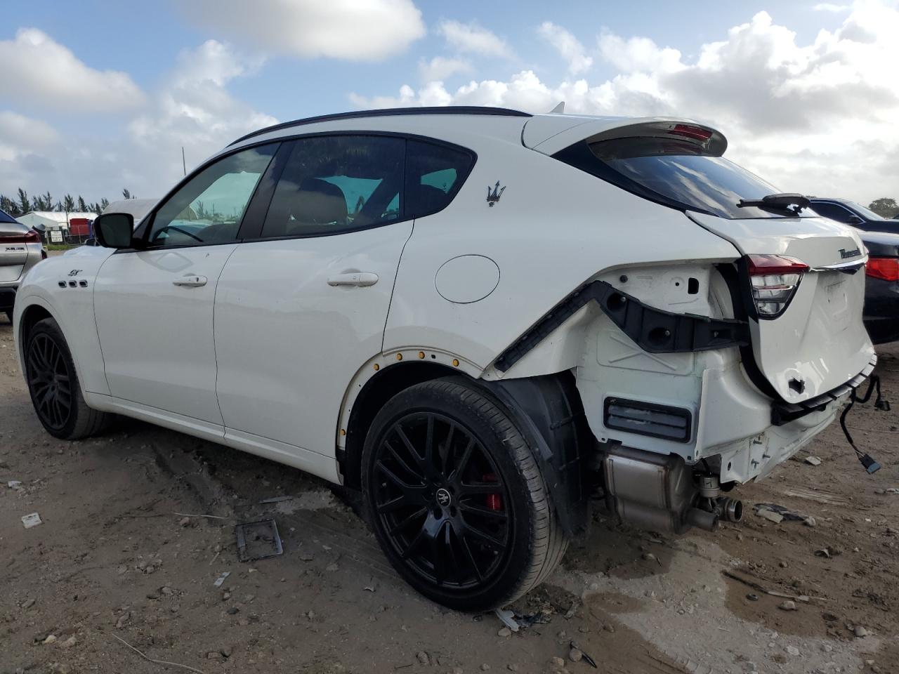 2022 Maserati Levante - Image 2