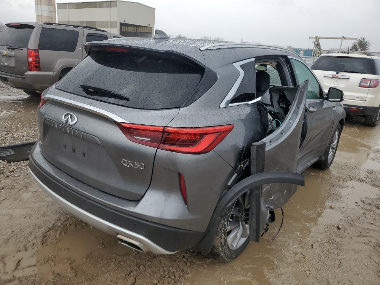 2020 Infiniti QX50 - Image 3