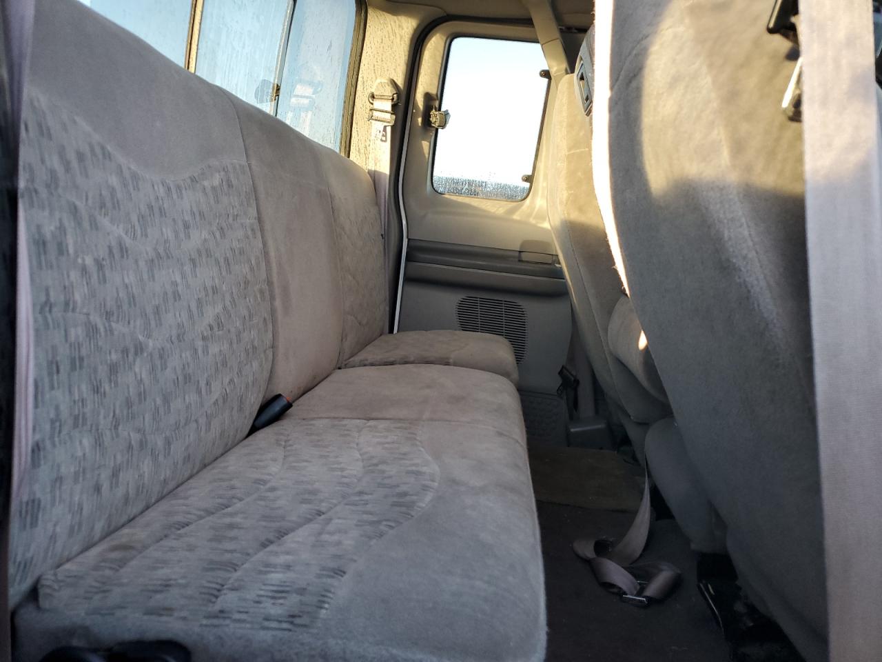 2000 Ford F250 - Image 10
