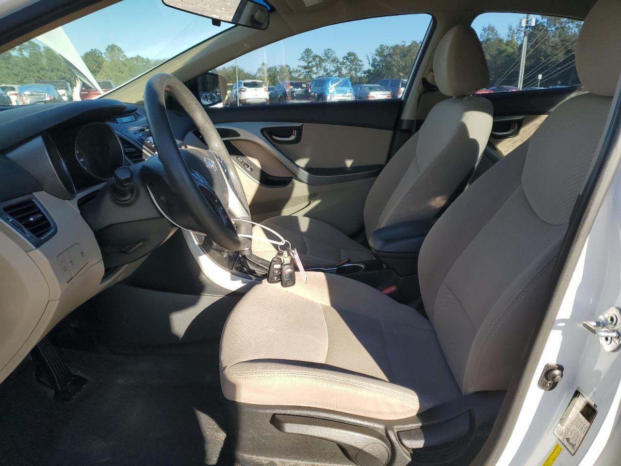 2016 Hyundai Elantra - Image 7