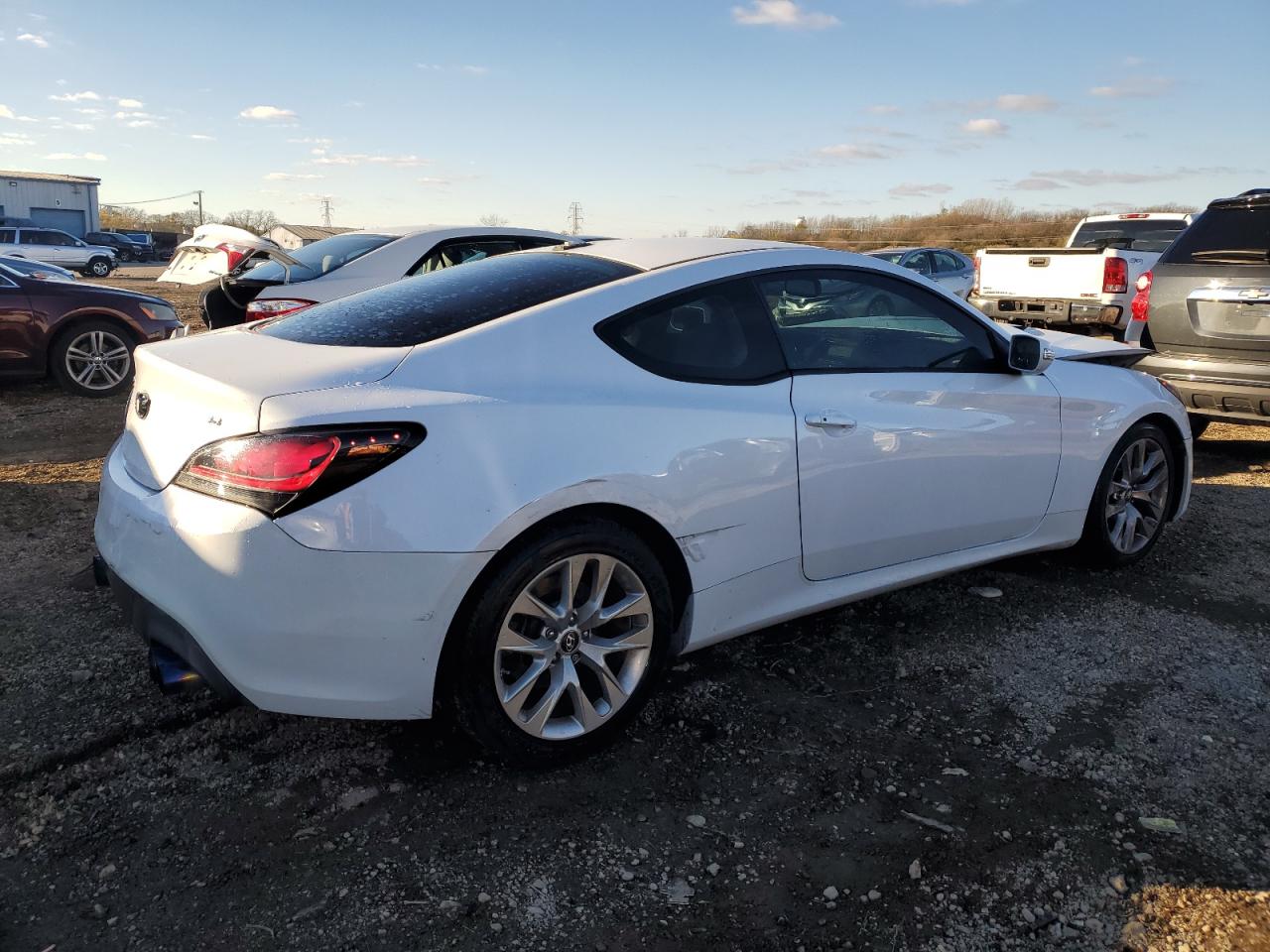 2015 Hyundai Genesis - Image 3