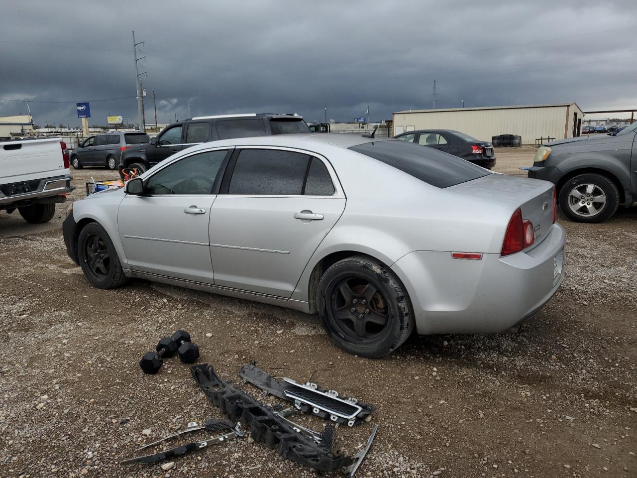2009 Chevrolet Malibu - Image 2
