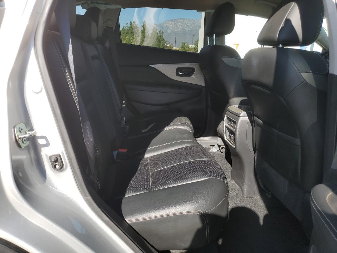 2016 Nissan Murano - Image 10