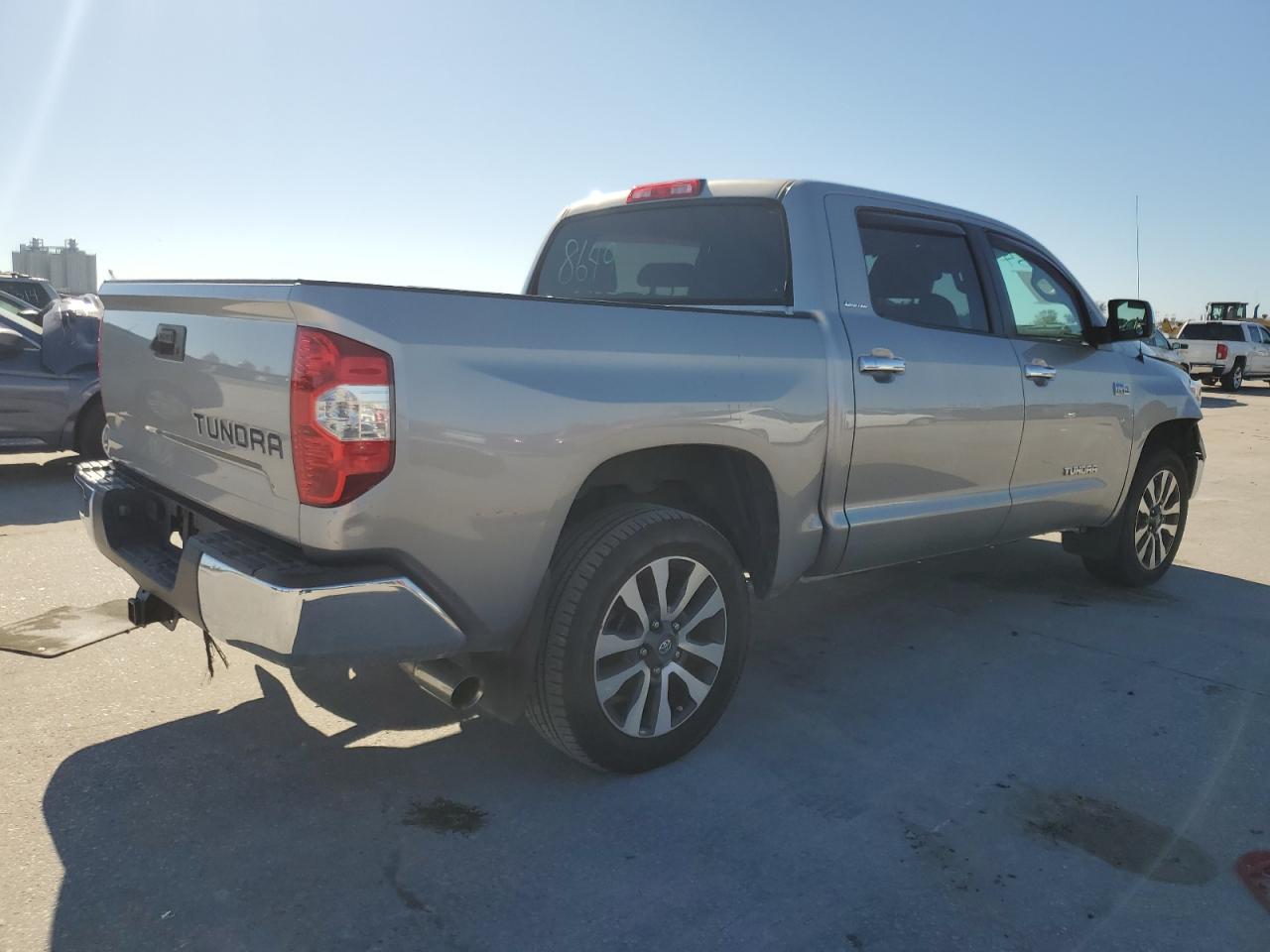 VIN 5TFFY5F18JX242785 2018 TOYOTA TUNDRA no.3