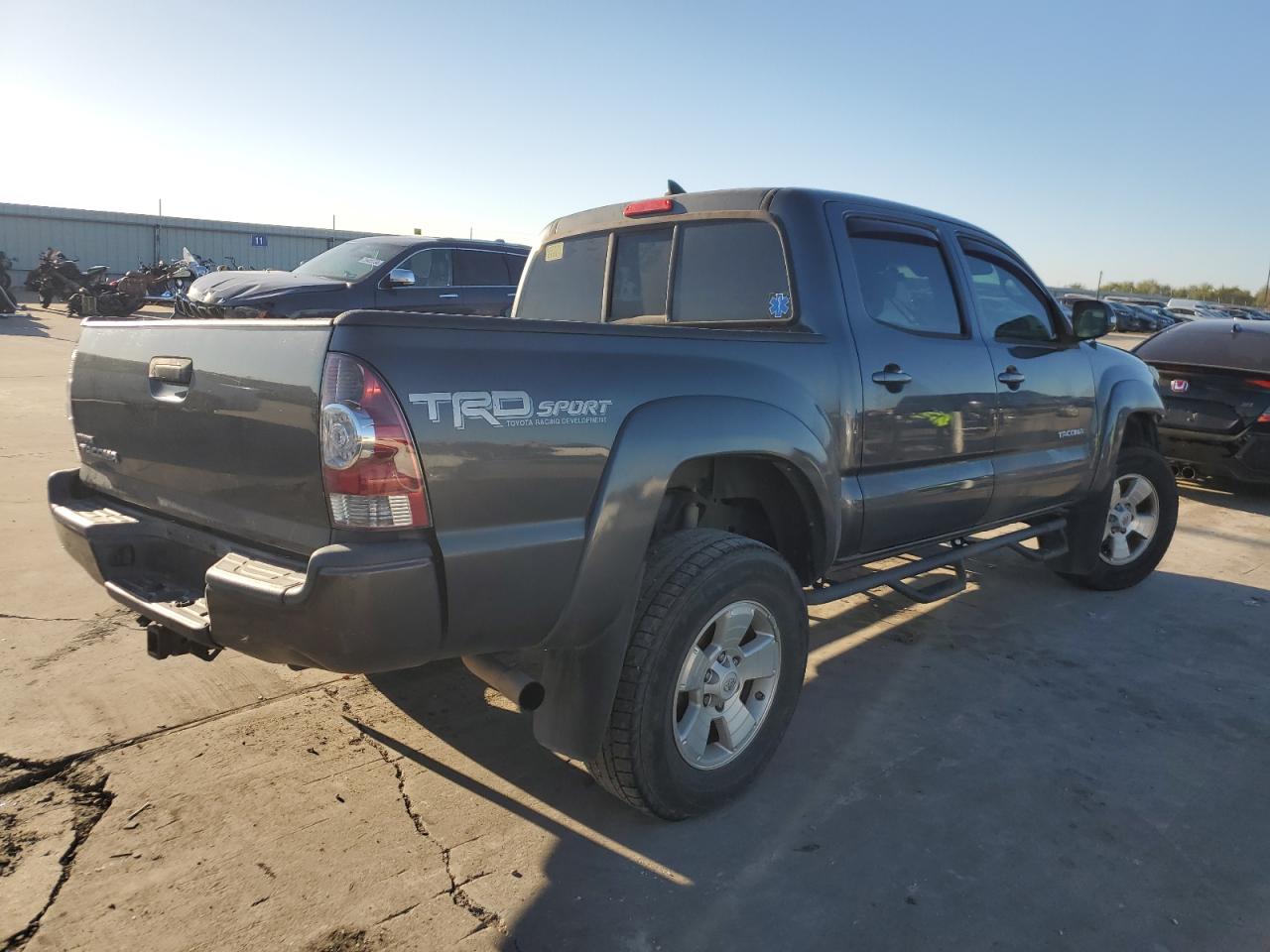 2014 Toyota Tacoma - Image 3