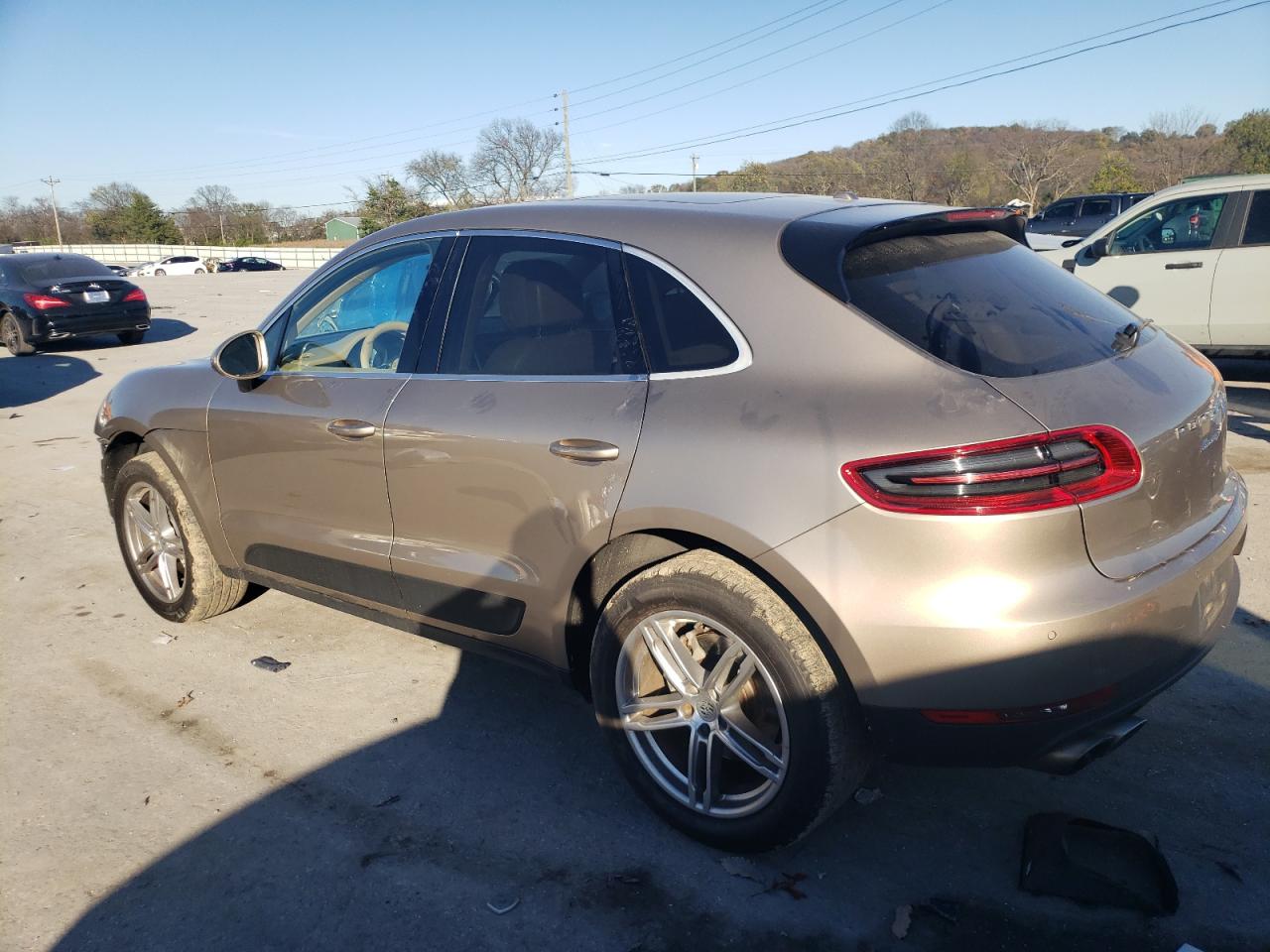 2015 Porsche Macan - Image 2
