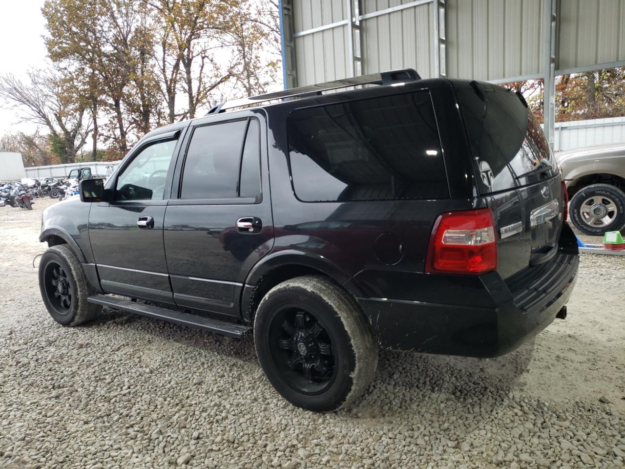 2010 Ford Expedition - Image 2