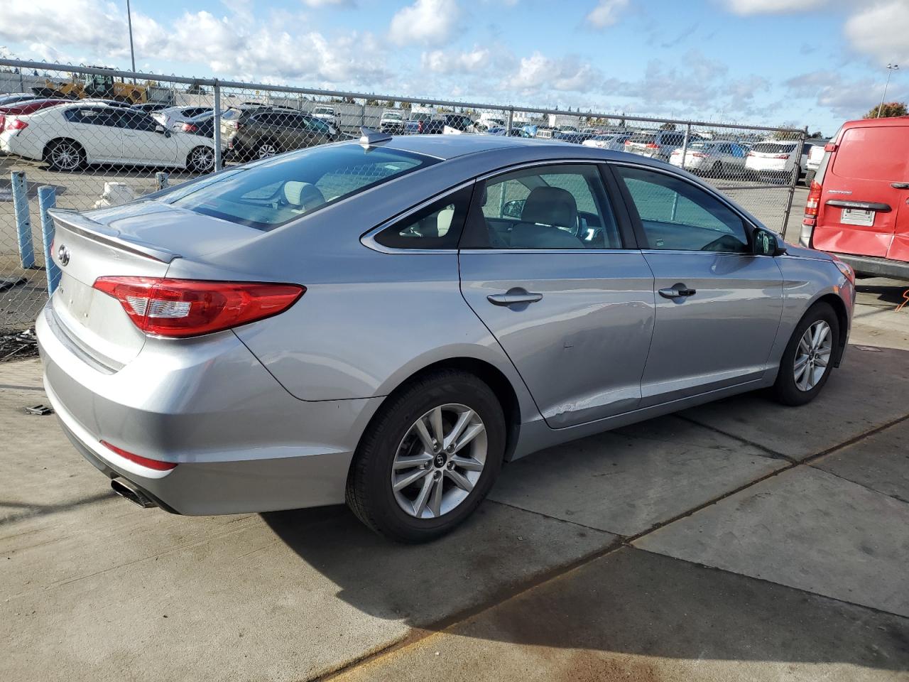 VIN 5NPE24AF2HH530155 2017 HYUNDAI SONATA no.3