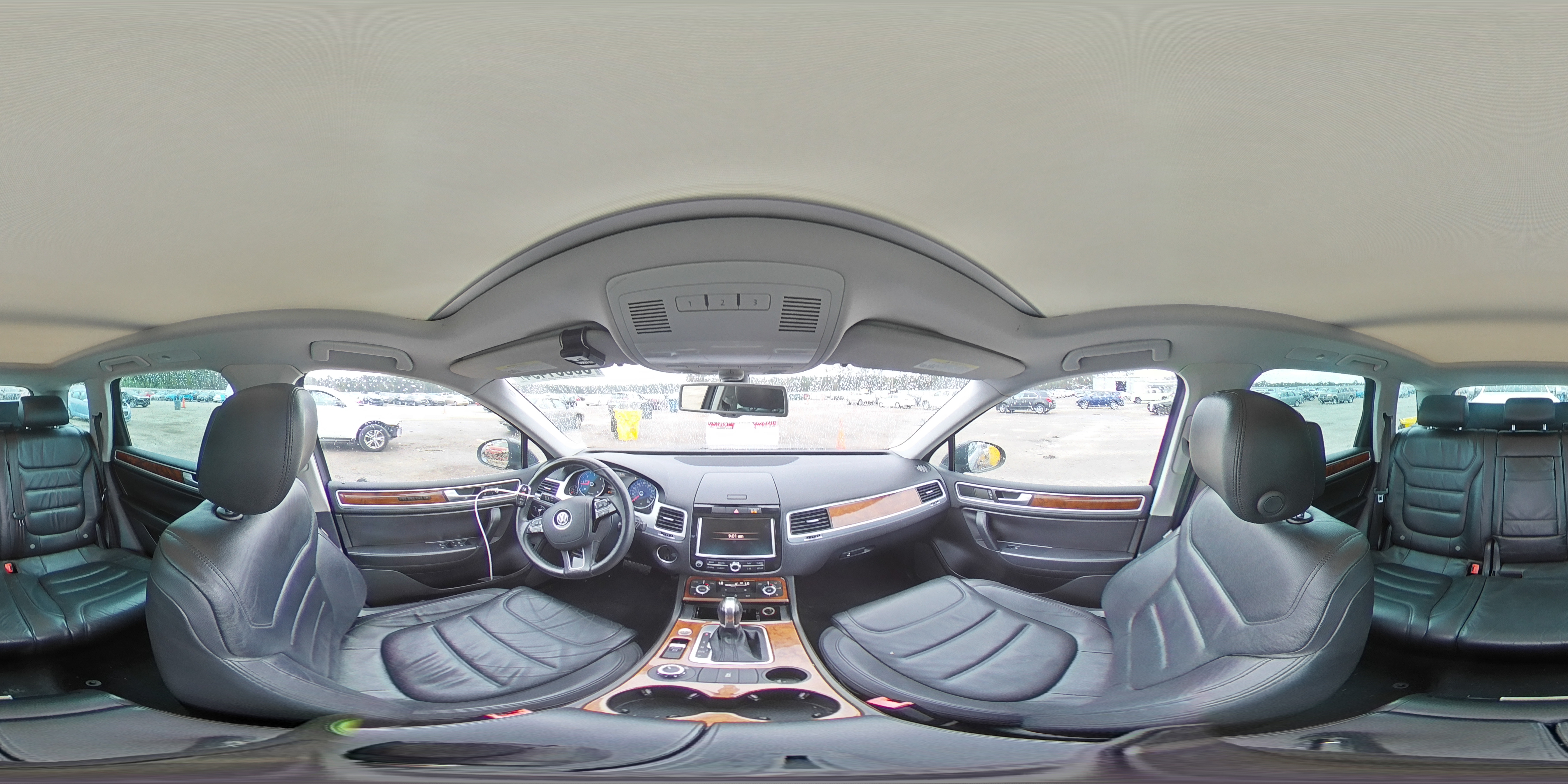 2014 Volkswagen Touareg - Image 13