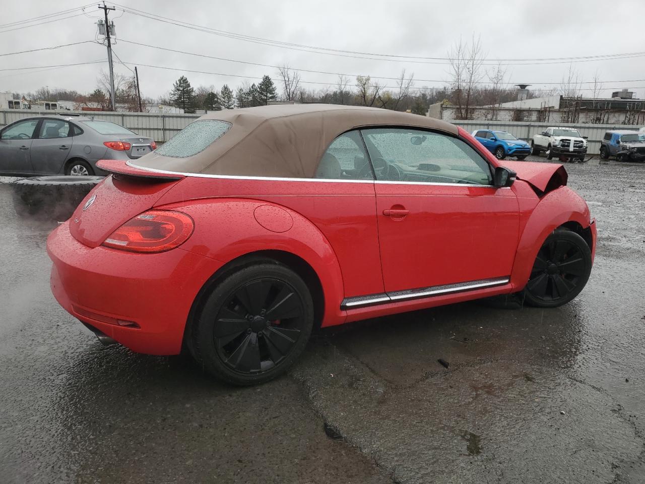 2013 Volkswagen Beetle - Image 3