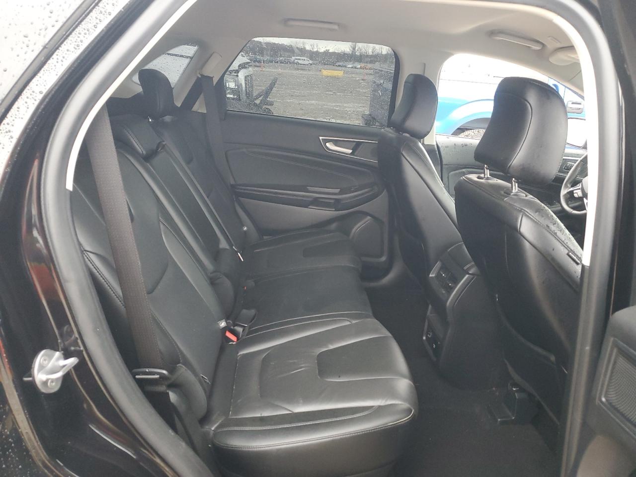 2022 Ford Edge - Image 11