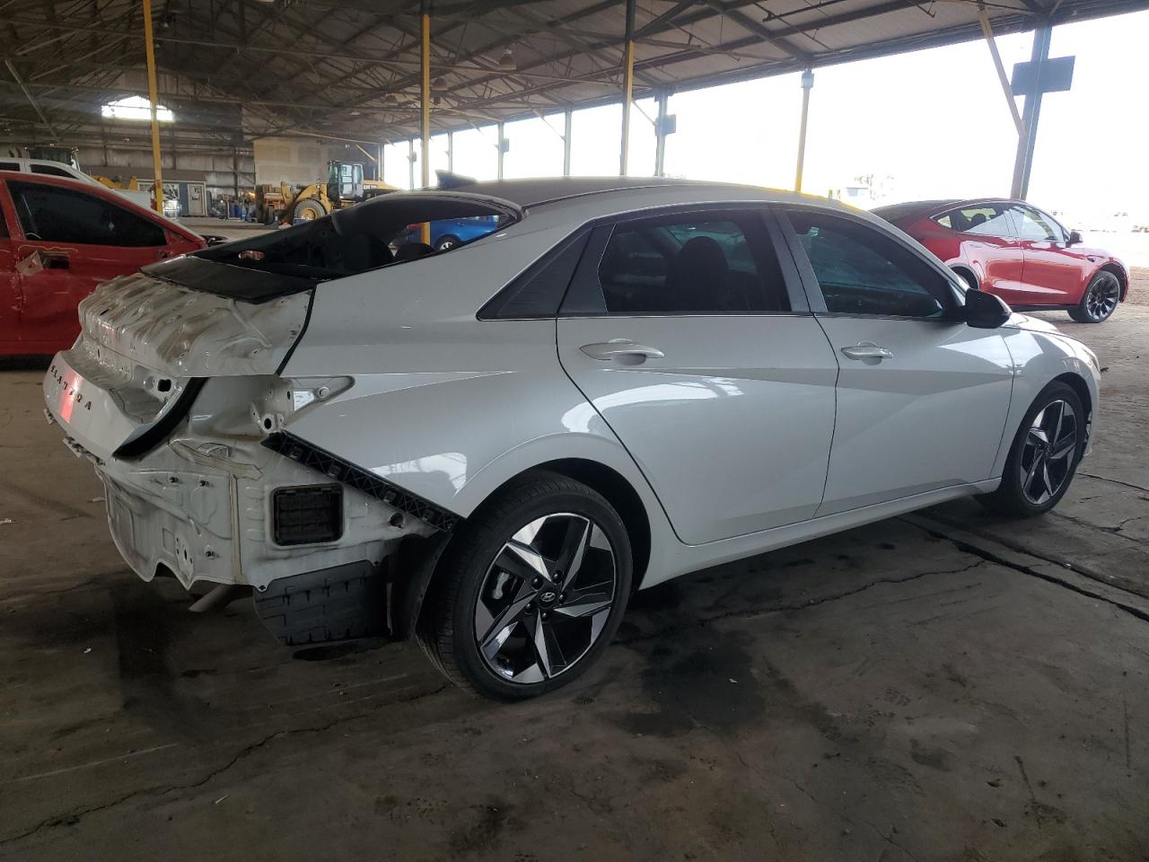 2022 Hyundai Elantra - Image 3