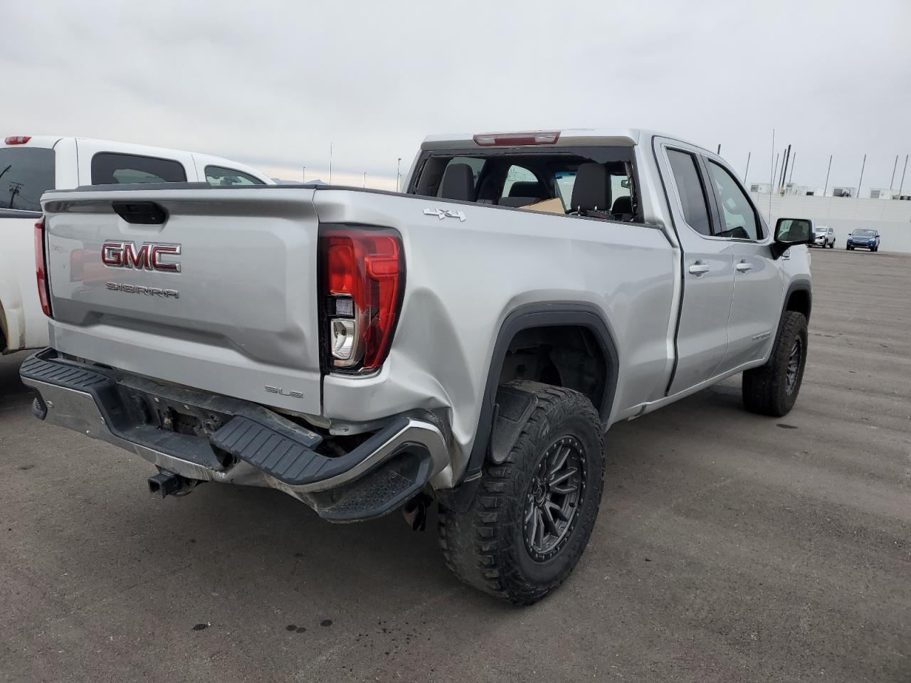 VIN 1GTR9BED9KZ302468 2019 GMC SIERRA no.3