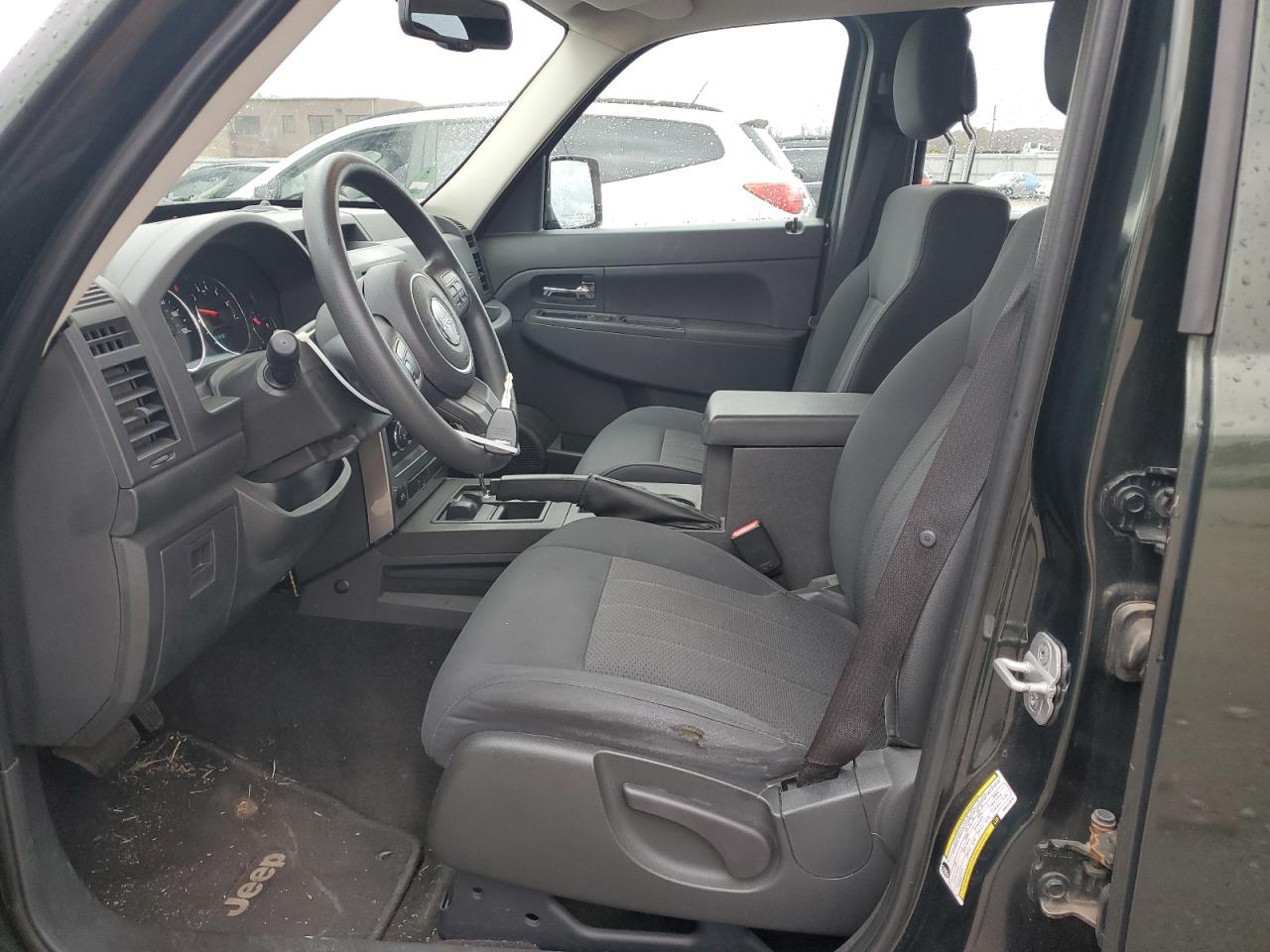 2011 Jeep Liberty (North America) - Image 7
