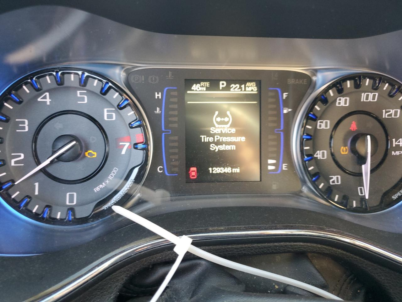 2015 Chrysler 200 - Image 9