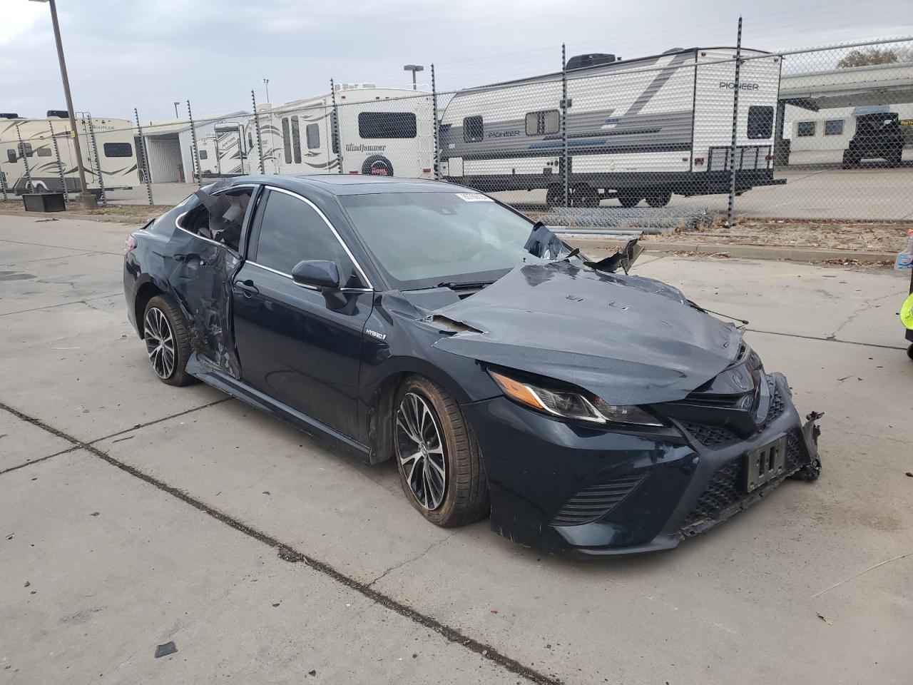 2018 Toyota Camry - Image 4