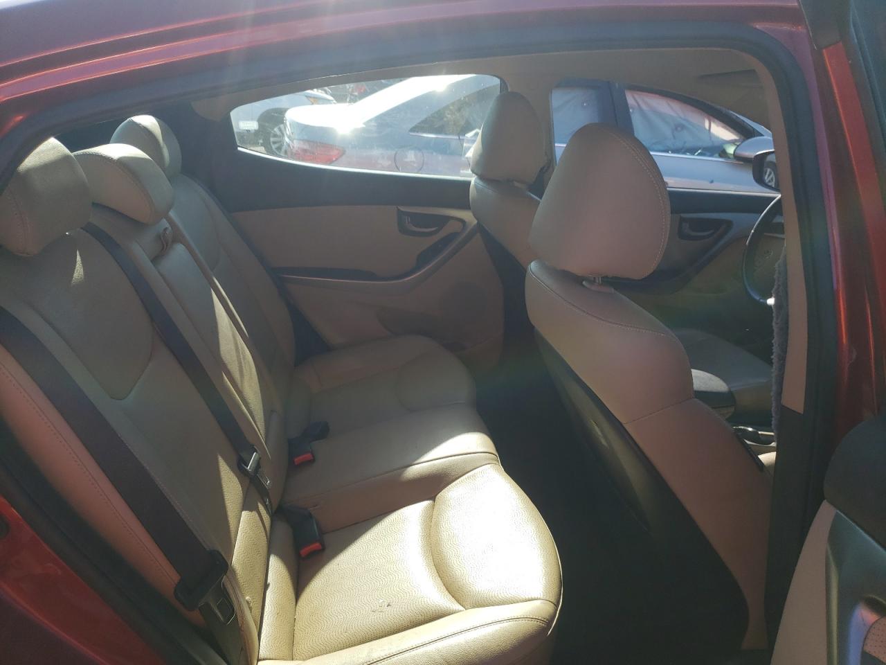 2012 Hyundai Elantra - Image 10