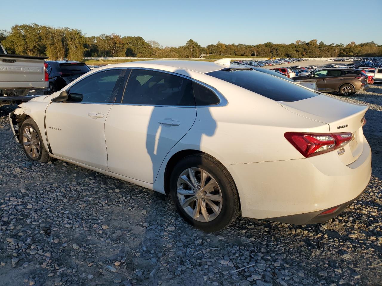 2019 Chevrolet Malibu - Image 2