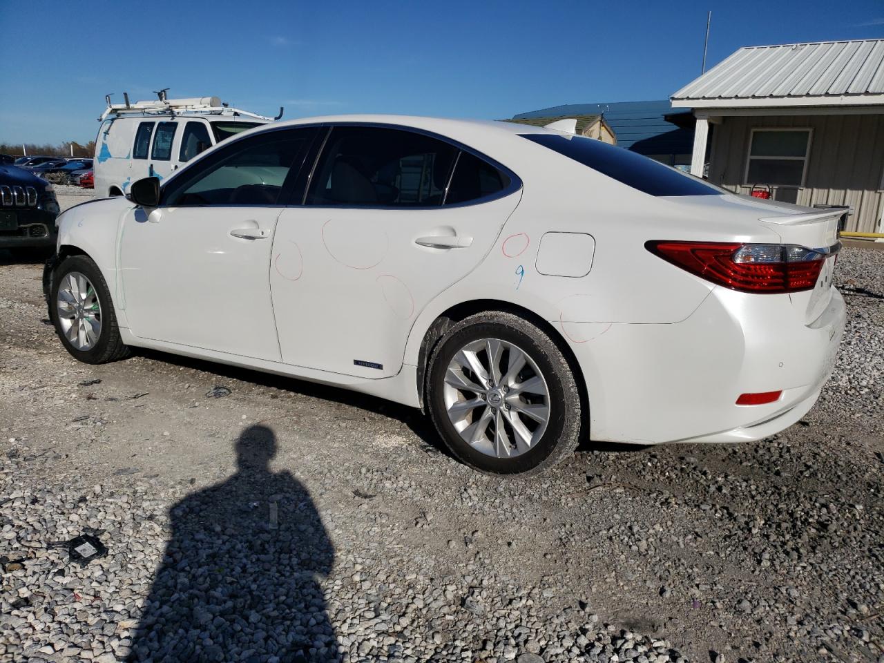 2015 Lexus ES - Image 2