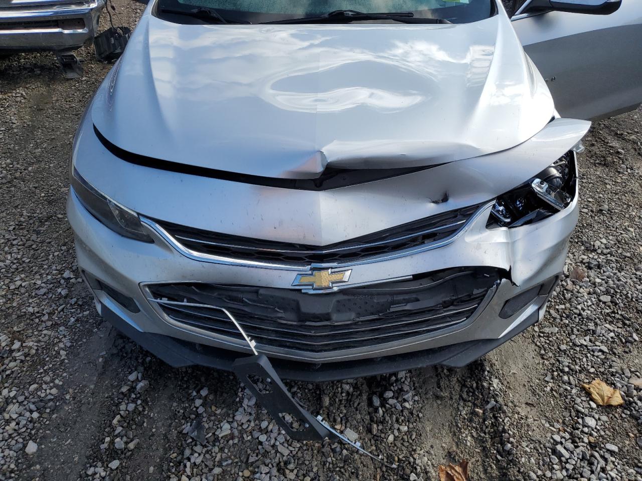 2017 Chevrolet Malibu - Image 11