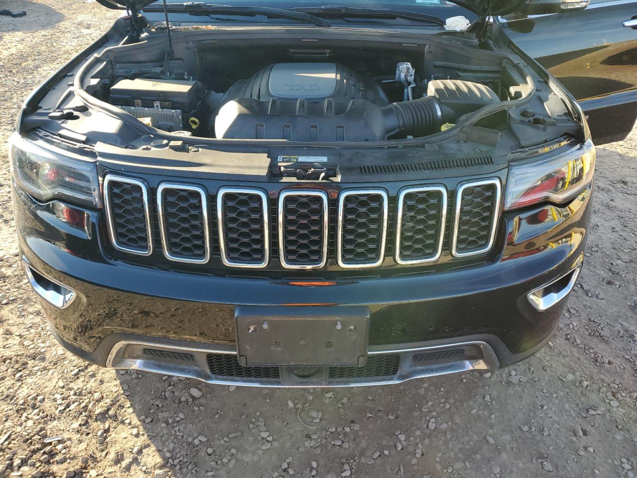 2018 Jeep Grand Cherokee - Image 12